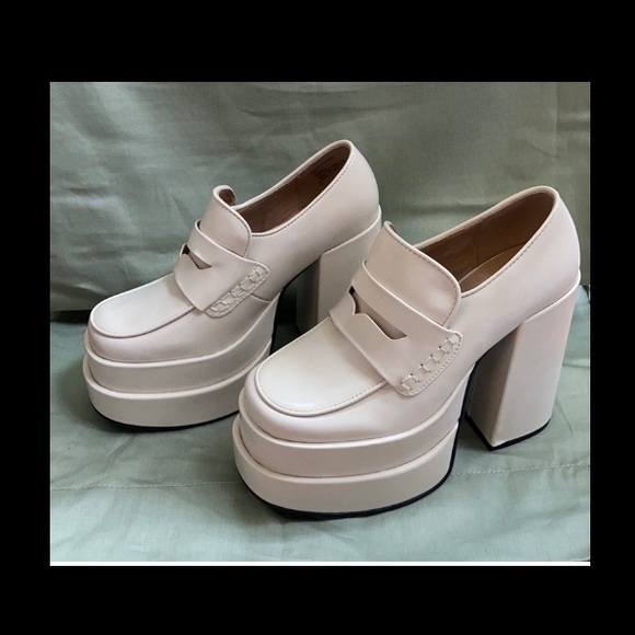 Steve Madden Heels - Picture 1 of 5